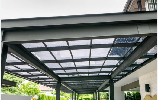 Як вибрати монолітний полікарбонат для даху